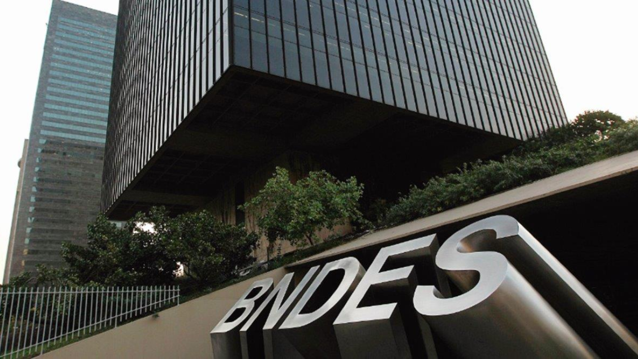 BNDES abre concurso com salário de R$ 20 mil e mais de 900 vagas